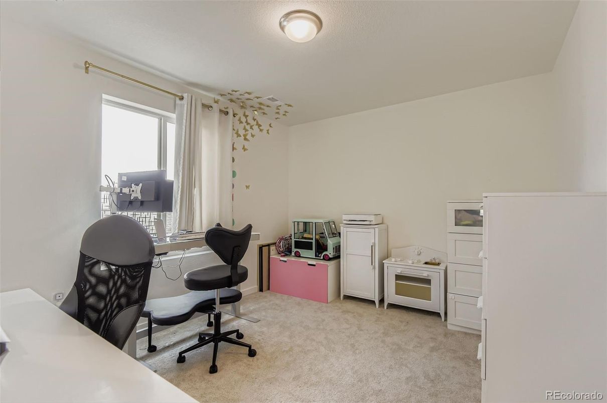 Home Office, Interior