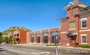 Exterior, Facade, Brick Facade, Rowhouse