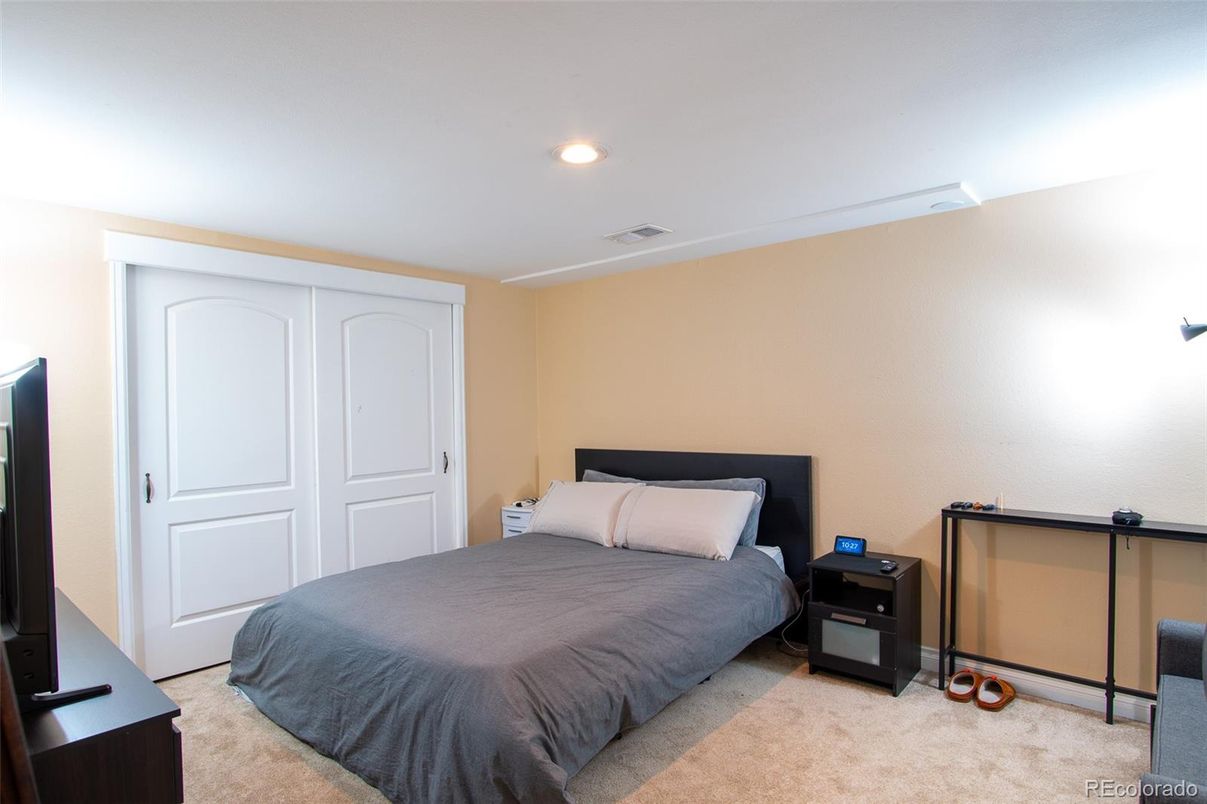 Bedroom, Interior, Recessed Lighting
