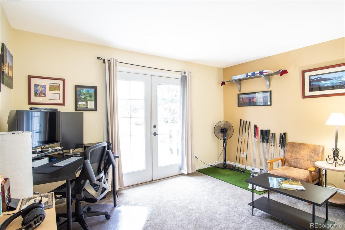 Home Office, Interior