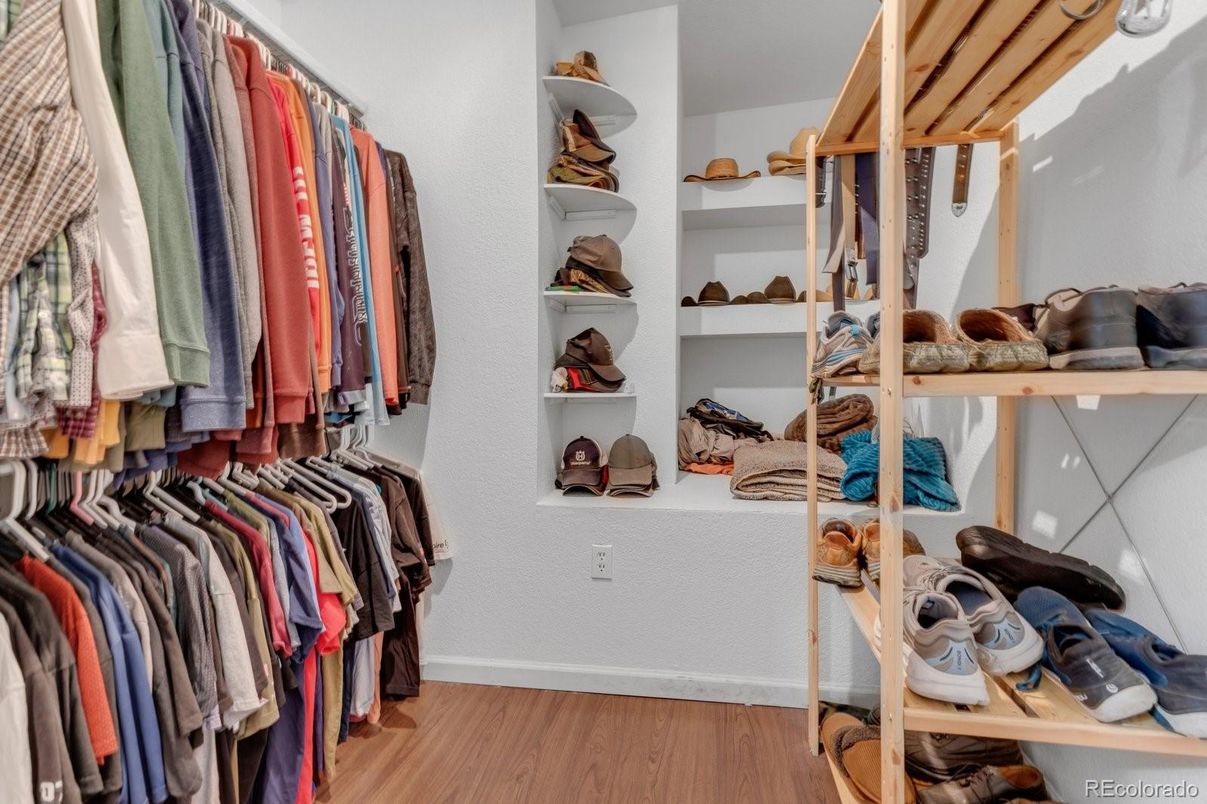 Interior, Walk-in Closets, Wood Texture Flooring