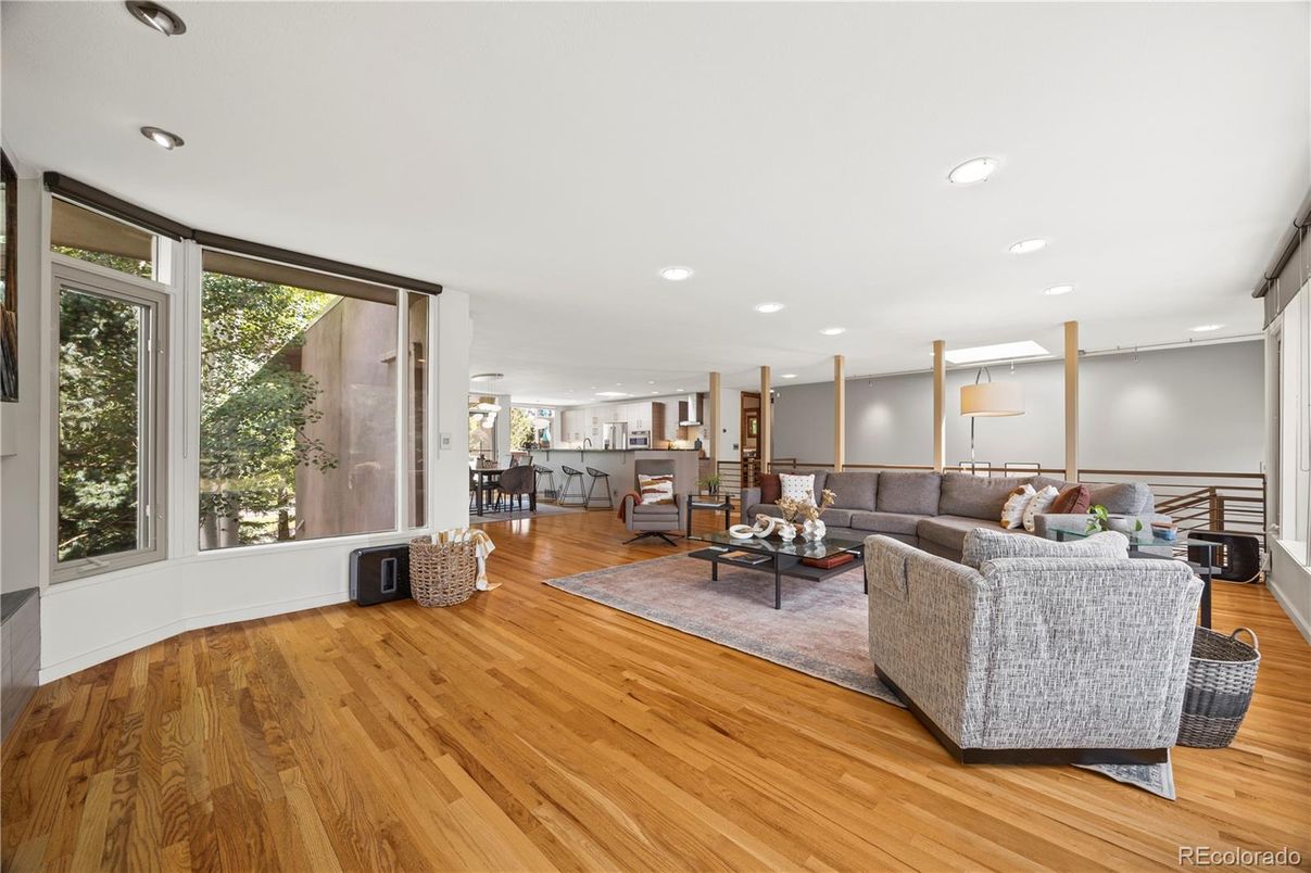Interior, Living room, Recessed Lighting, Wood Texture Flooring