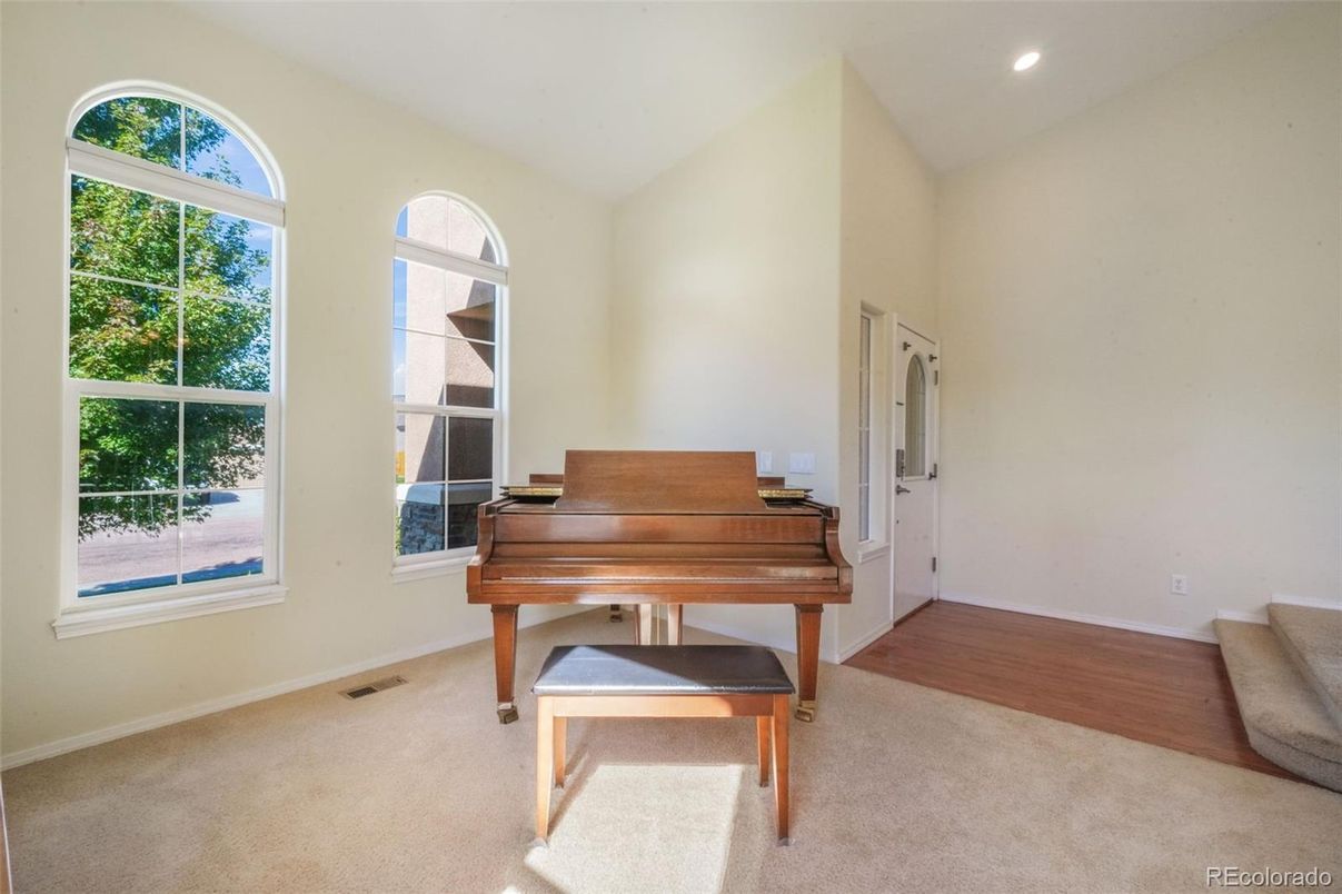 Interior, Piano, Recessed Lighting, Wood Texture Flooring