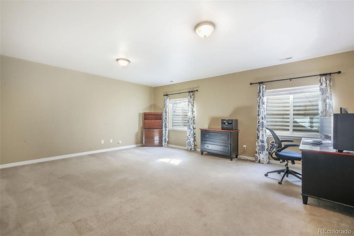 Home Office, Interior