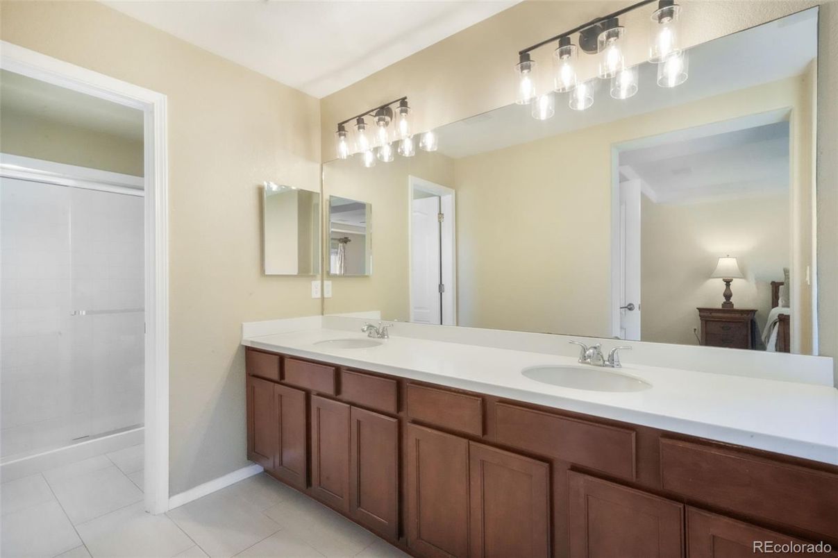 Bathroom, Dual Sink Vanities, Interior