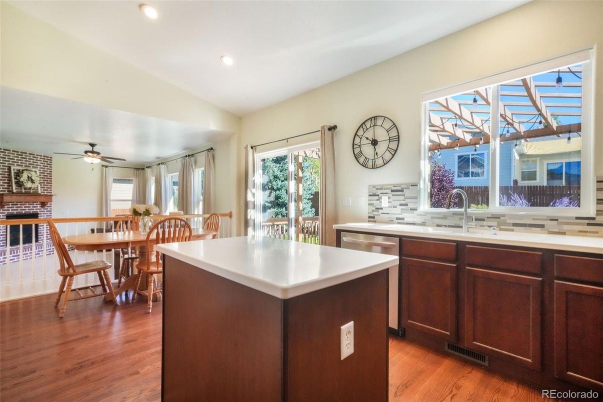 Dining room, Interior, Kitchen, Recessed Lighting, Wood Texture Flooring