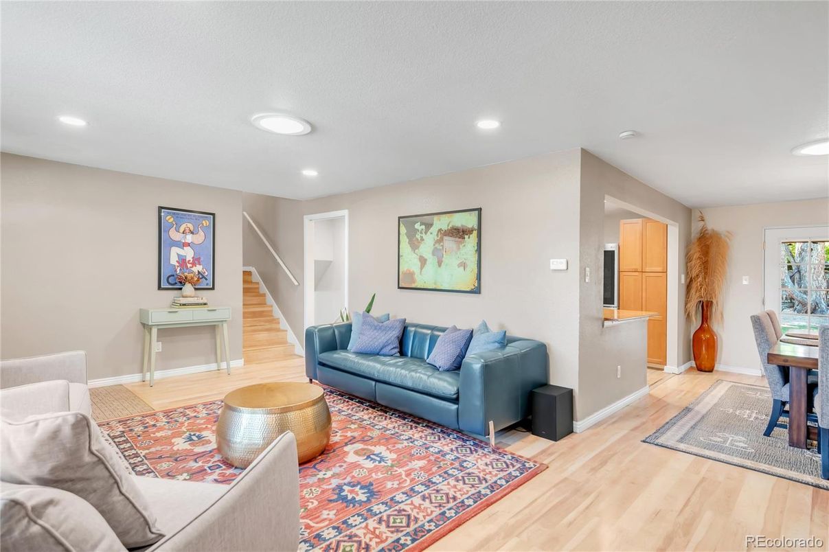 Interior, Living room, Recessed Lighting, Wood Texture Flooring