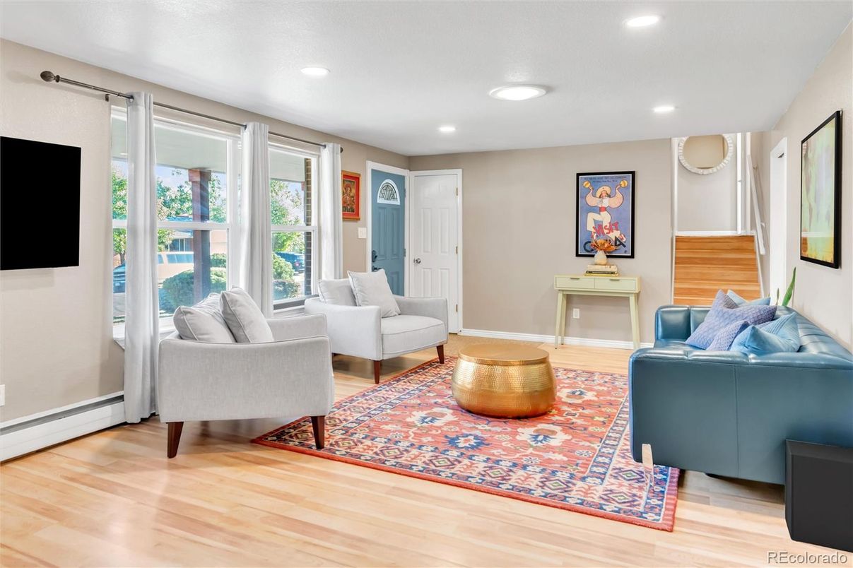 Interior, Living room, Recessed Lighting, Wood Texture Flooring