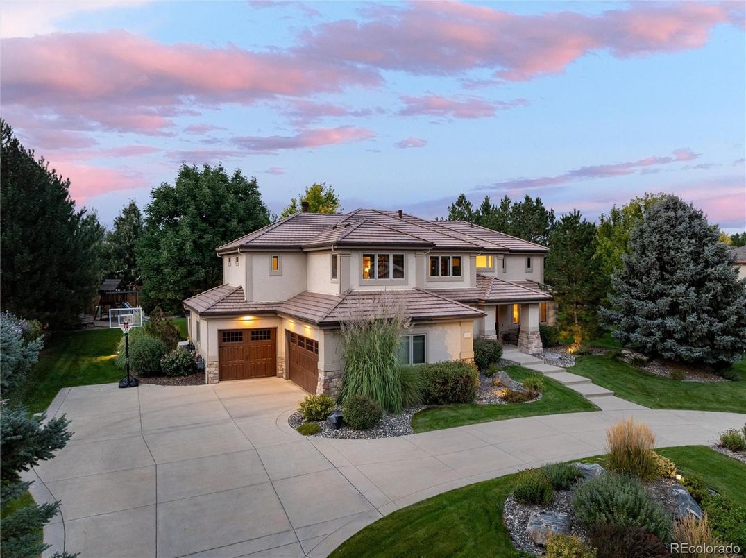 Attached, Exterior, Facade, Mediterranean