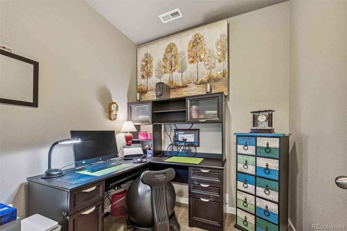 Home Office, Interior