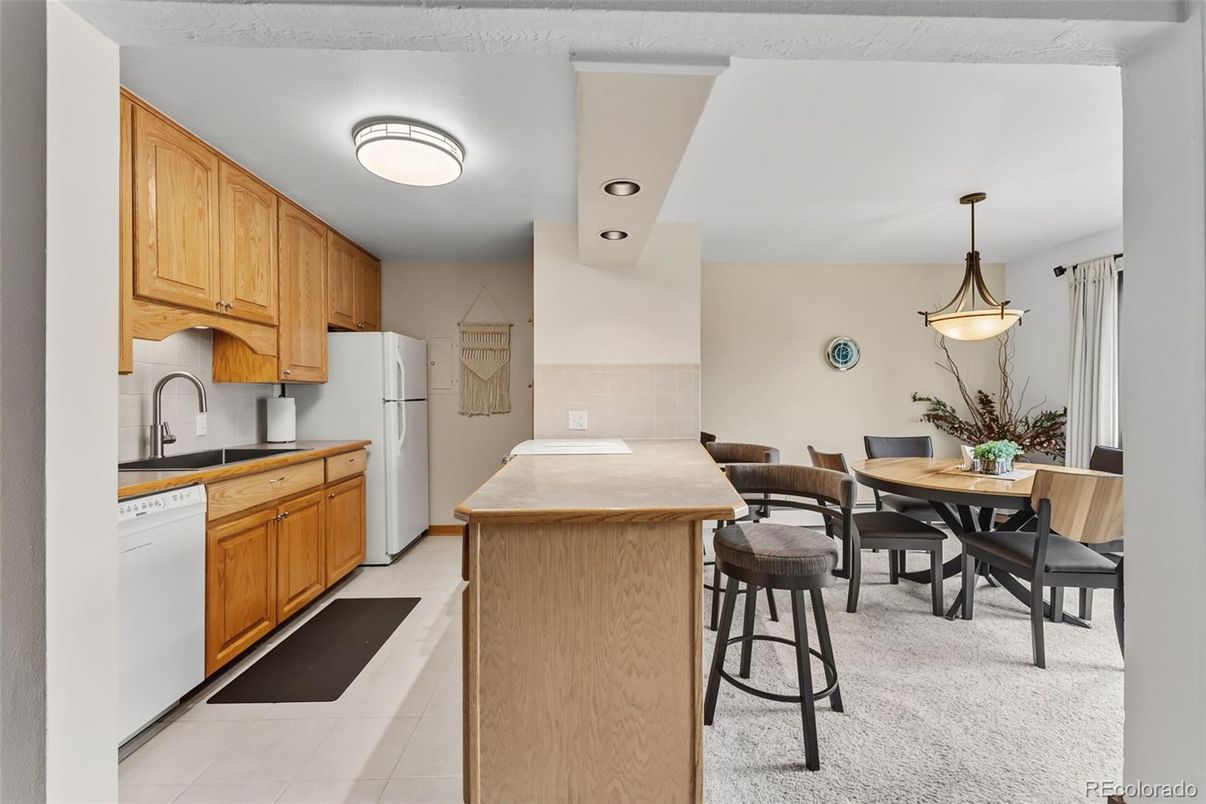 Dining room, Interior, Kitchen, Pendant Lights, Recessed Lighting