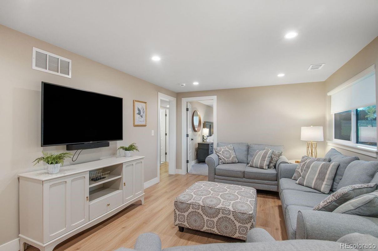 Interior, Living room, Recessed Lighting, Wood Texture Flooring