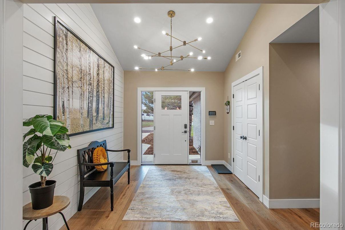 Interior, Pendant Lights, Recessed Lighting, Wood Texture Flooring