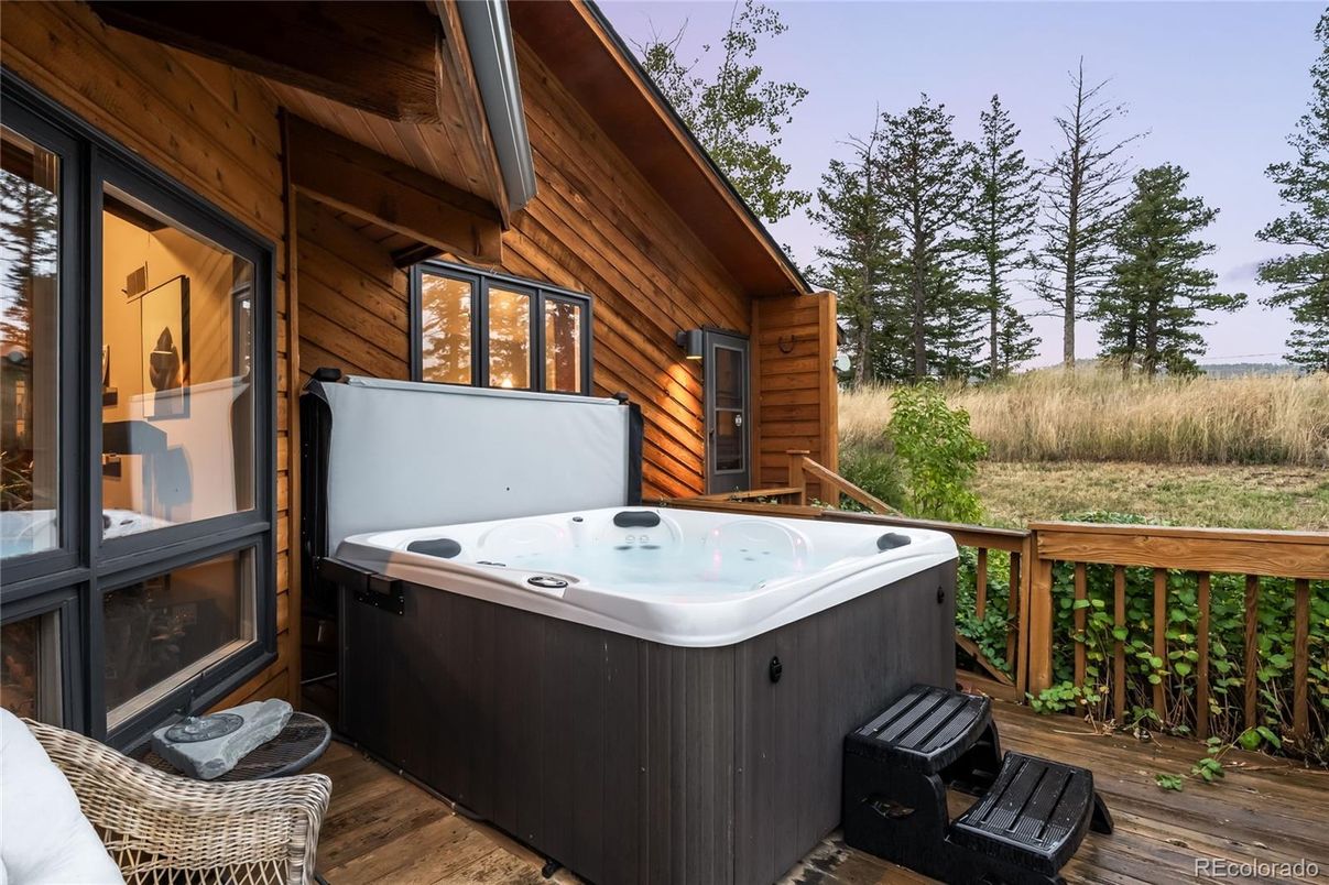 Exterior, Hot Tub