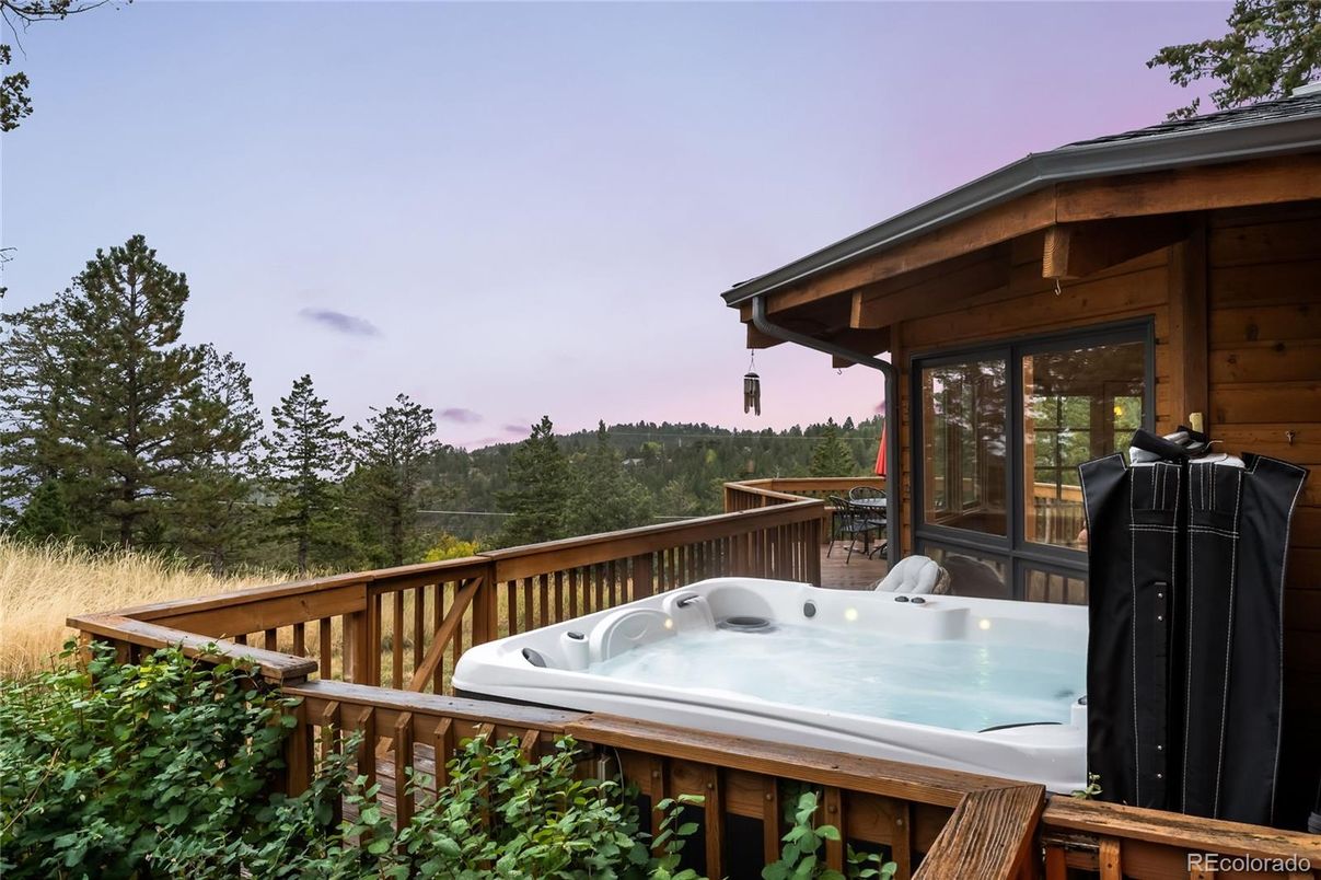 Exterior, Hot Tub