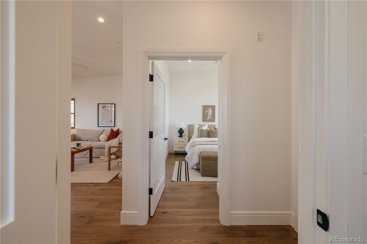 Bedroom, Interior, Living room, Recessed Lighting, Wood Texture Flooring