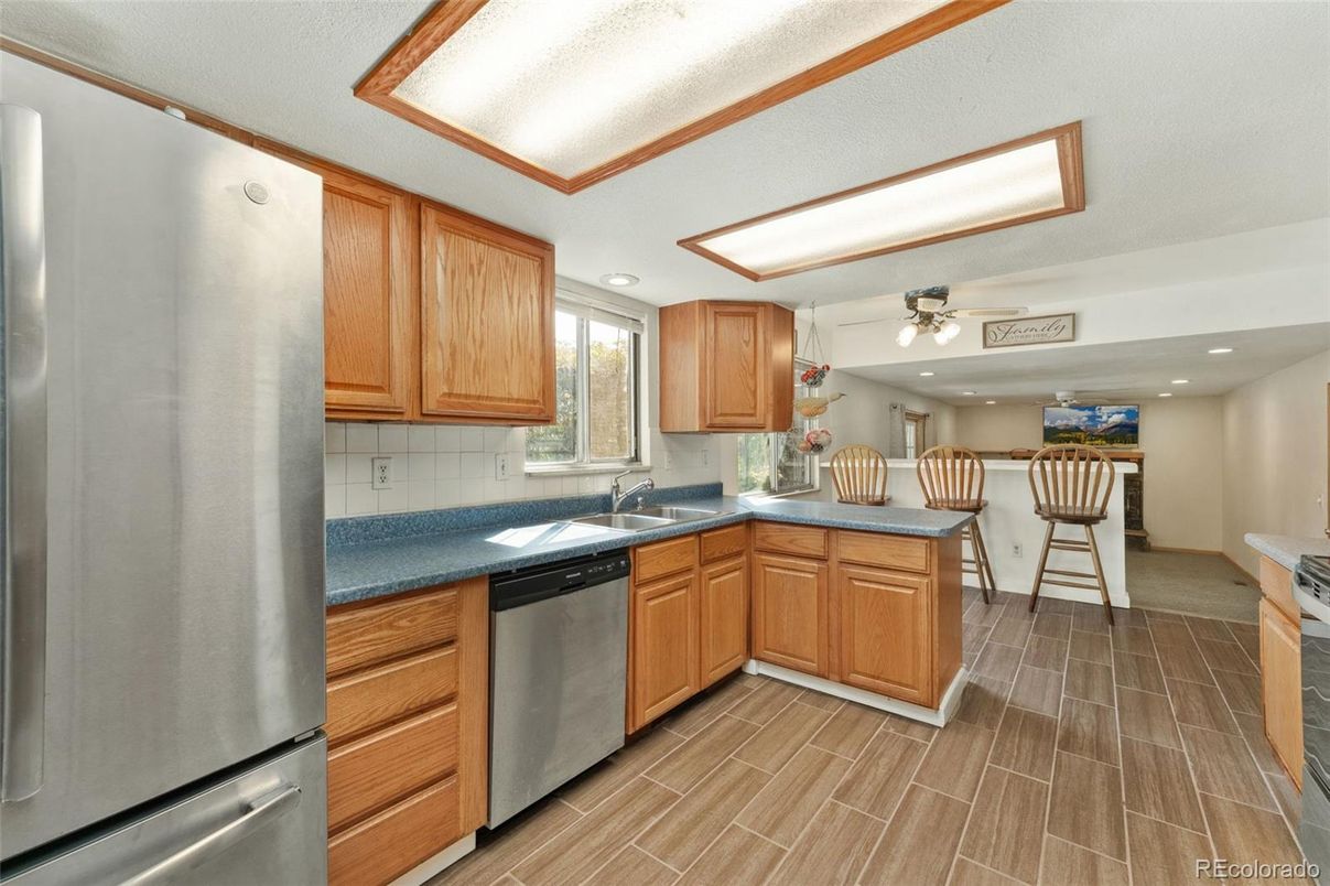 Dining room, Interior, Kitchen, Recessed Lighting, Wood Texture Flooring
