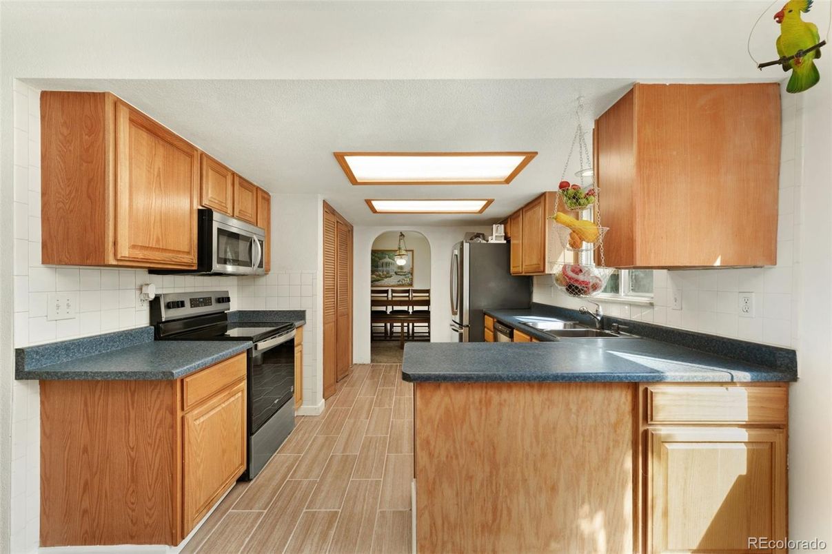 Dining room, Interior, Kitchen, Stainless Steel Appliances