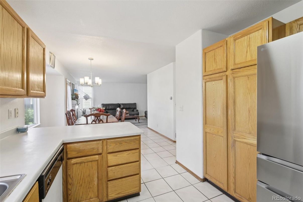 Chandelier, Dining room, Fireplace, Interior, Kitchen