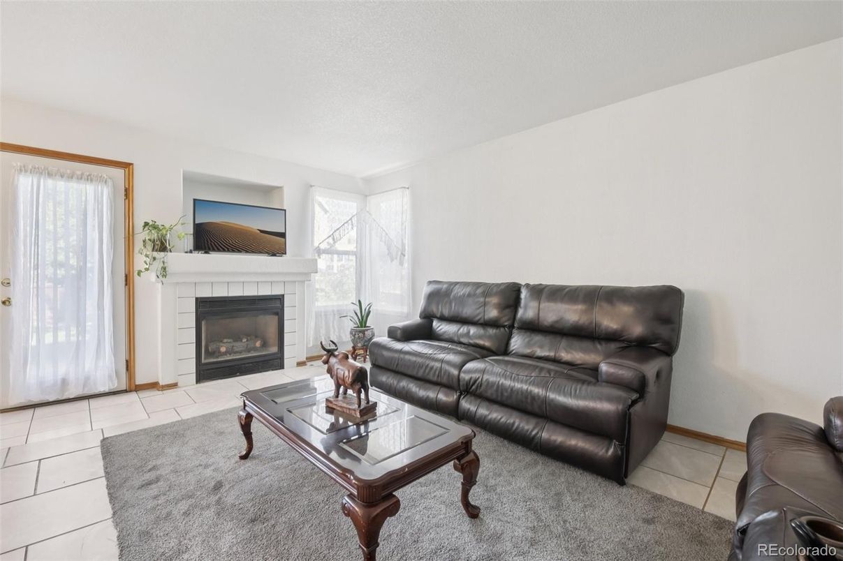 Fireplace, Interior, Living room