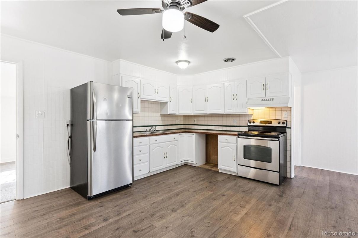 Interior, Kitchen, Stainless Steel Appliances, Wood Texture Flooring