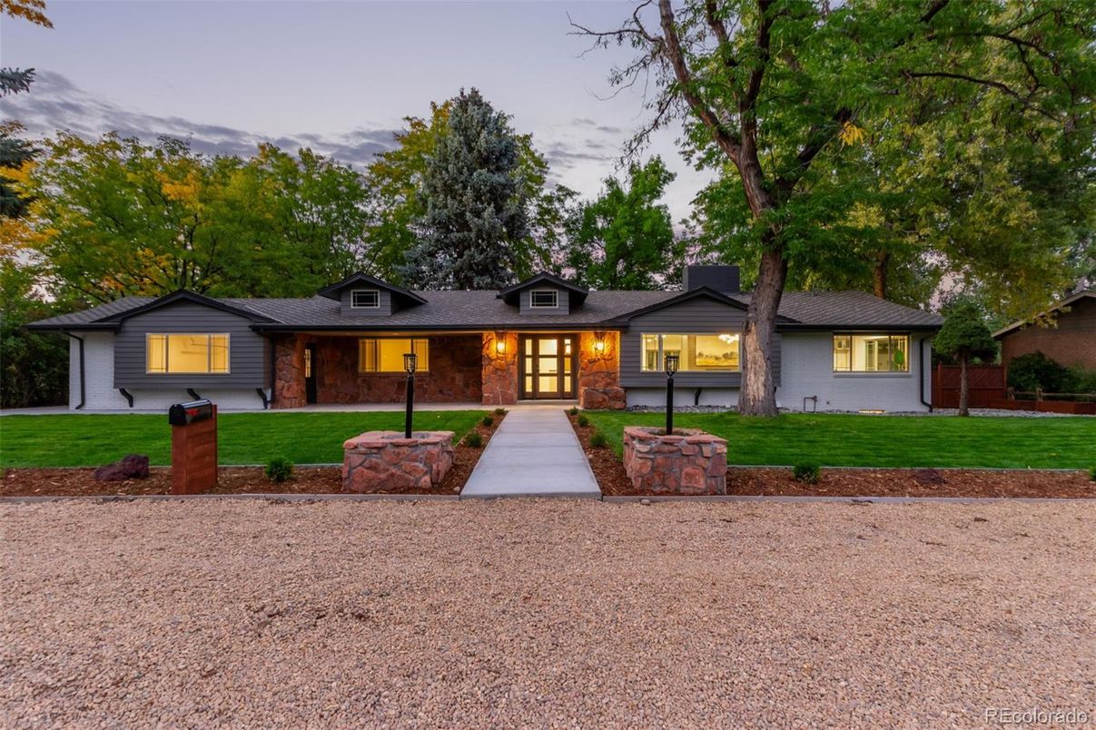 Backyard, Exterior, Facade, Ranch