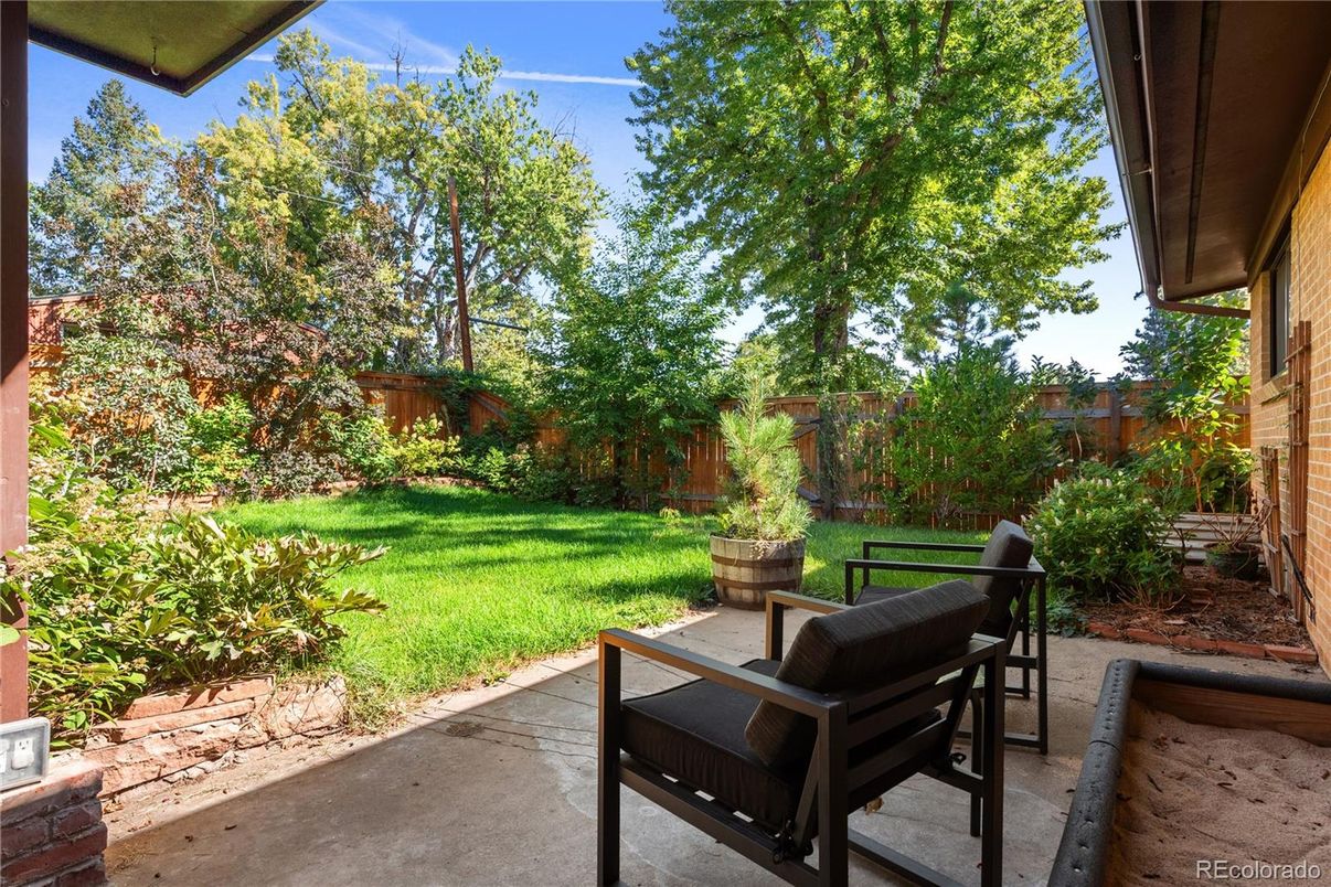 Backyard, Exterior