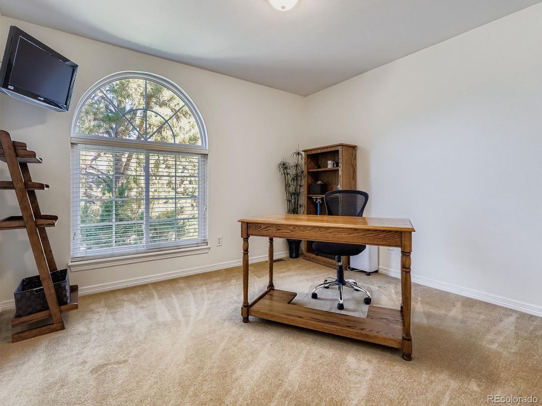 Home Office, Interior