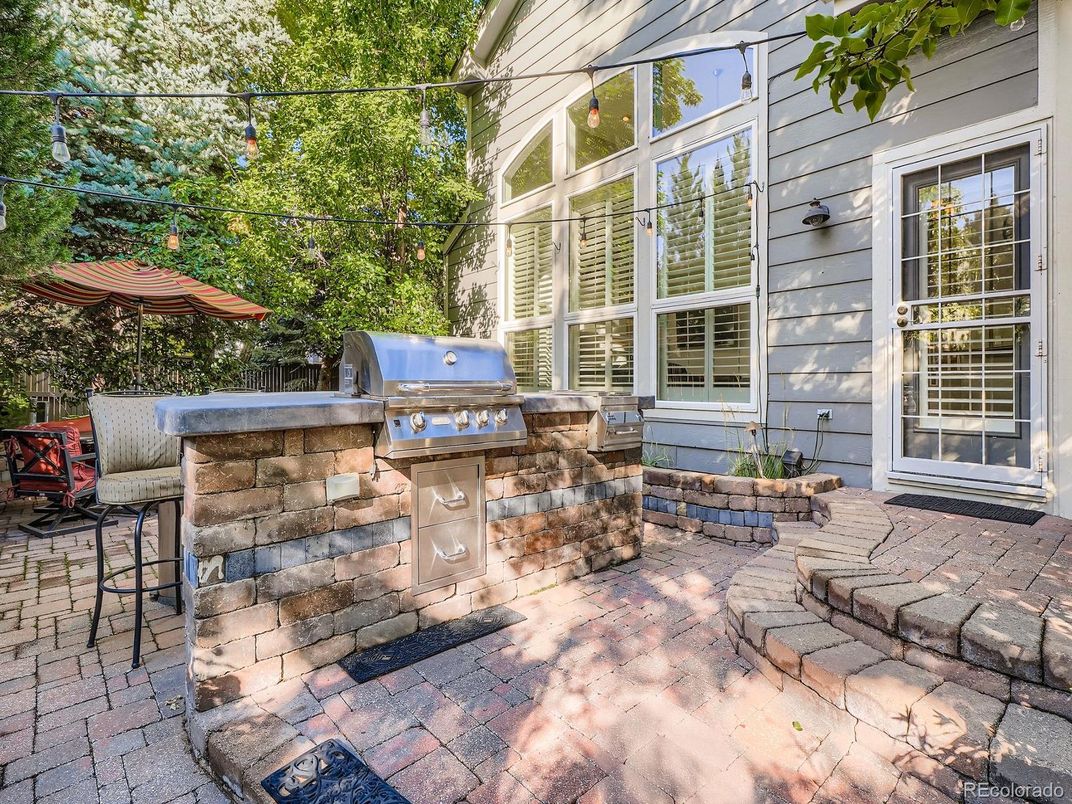 Exterior, Outdoor Kitchen