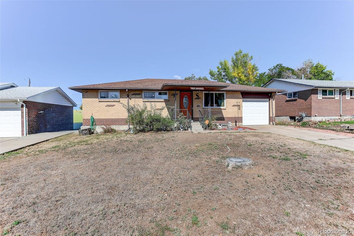 Attached, Exterior, Facade, Brick Facade, Ranch