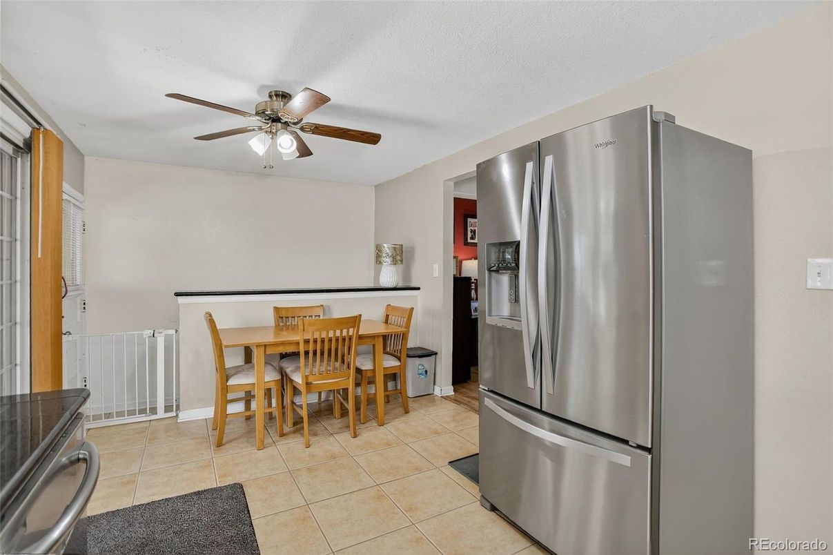 Dining room, Interior, Kitchen, Stainless Steel Appliances
