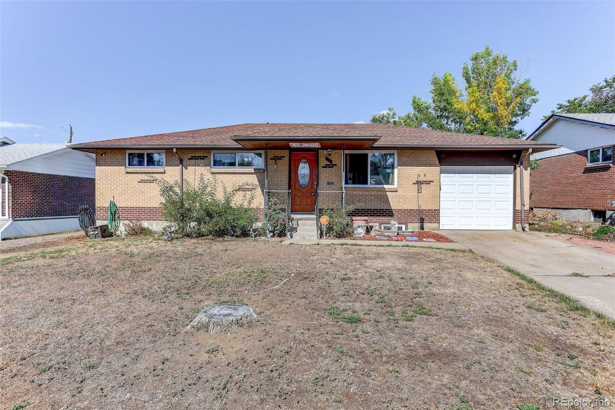 Attached, Exterior, Facade, Brick Facade, Ranch