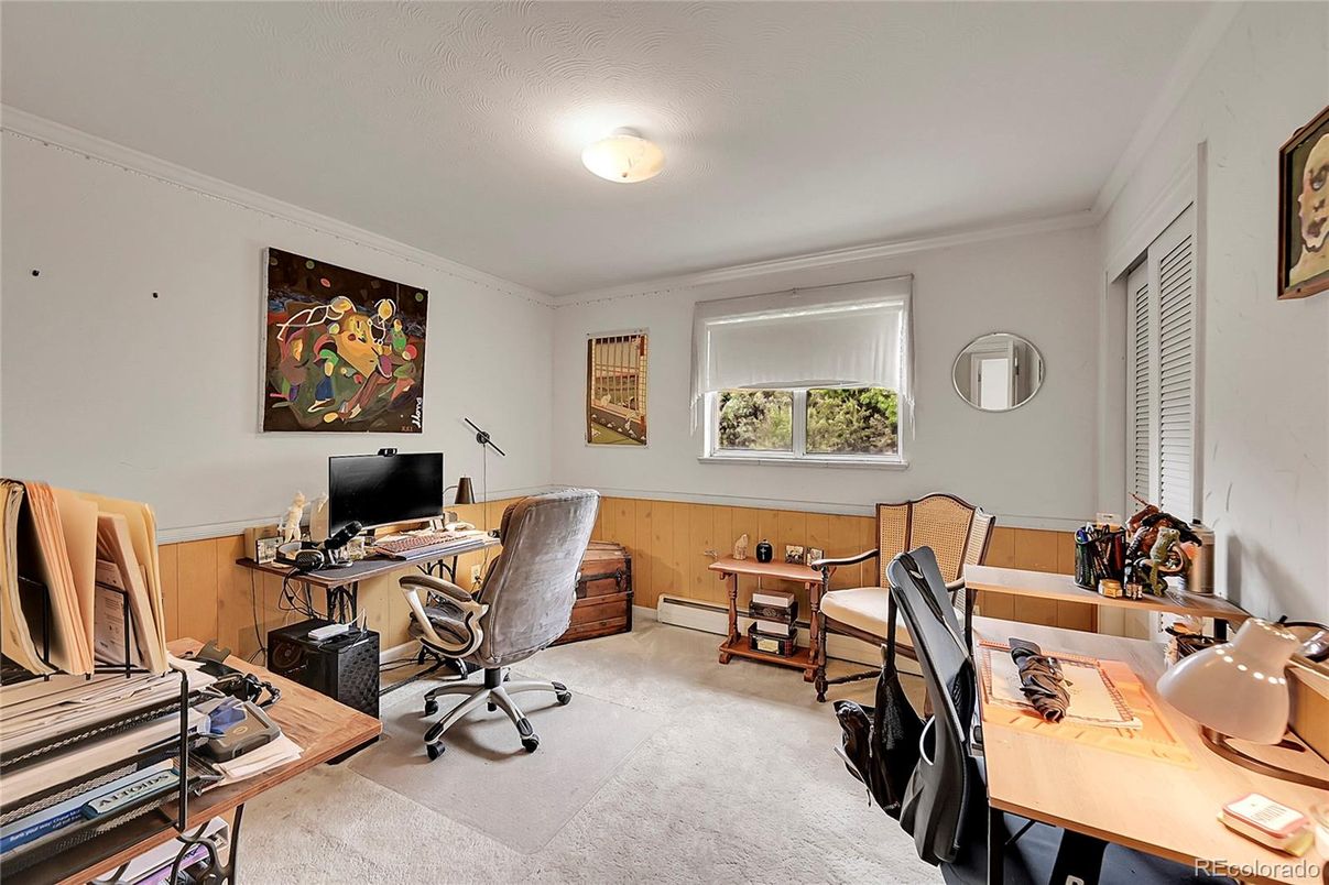 Home Office, Interior