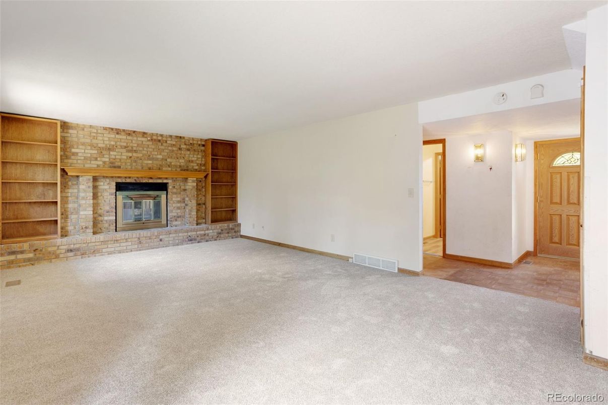 Empty room, Fireplace, Interior