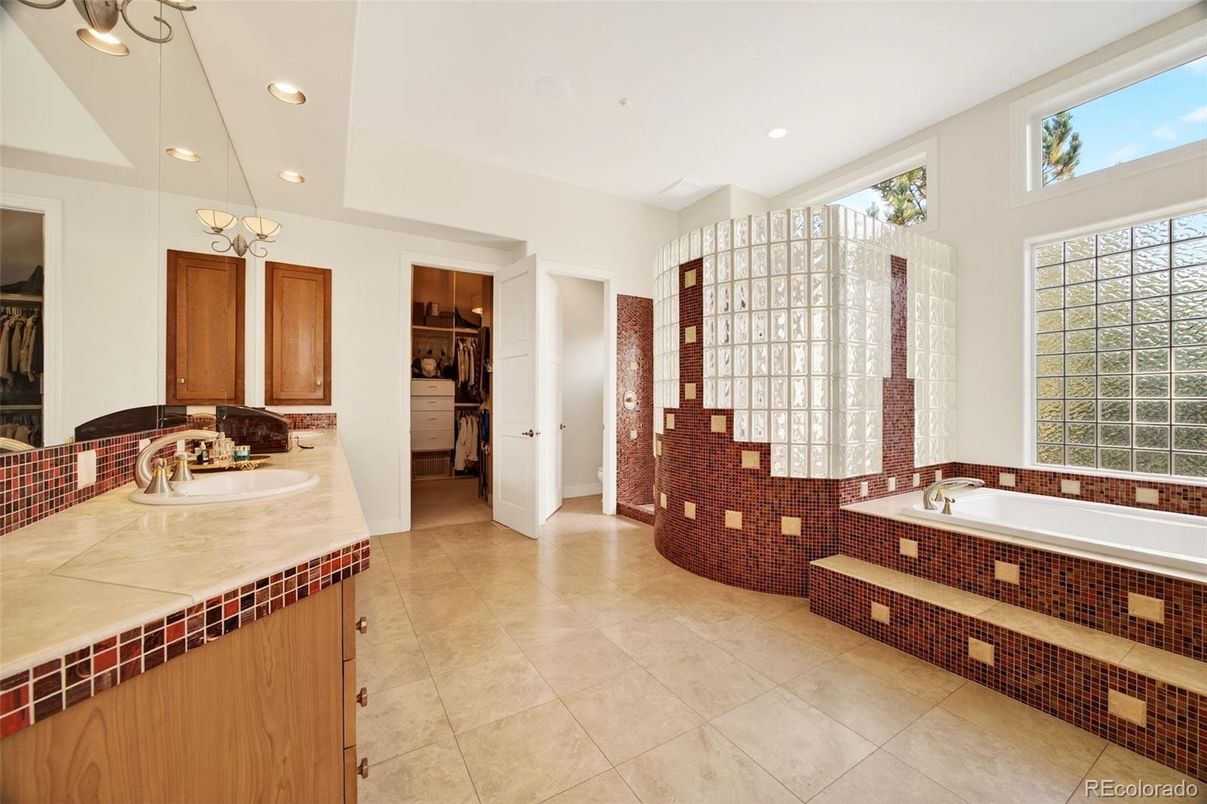 Bathroom, Interior, Recessed Lighting, Tile Countertops