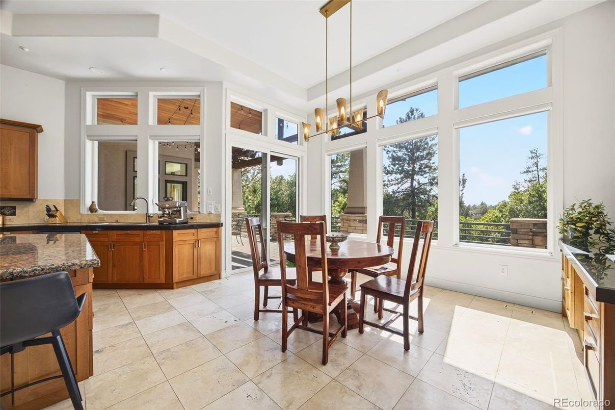 Dining room, Interior, Pendant Lights, Recessed Lighting