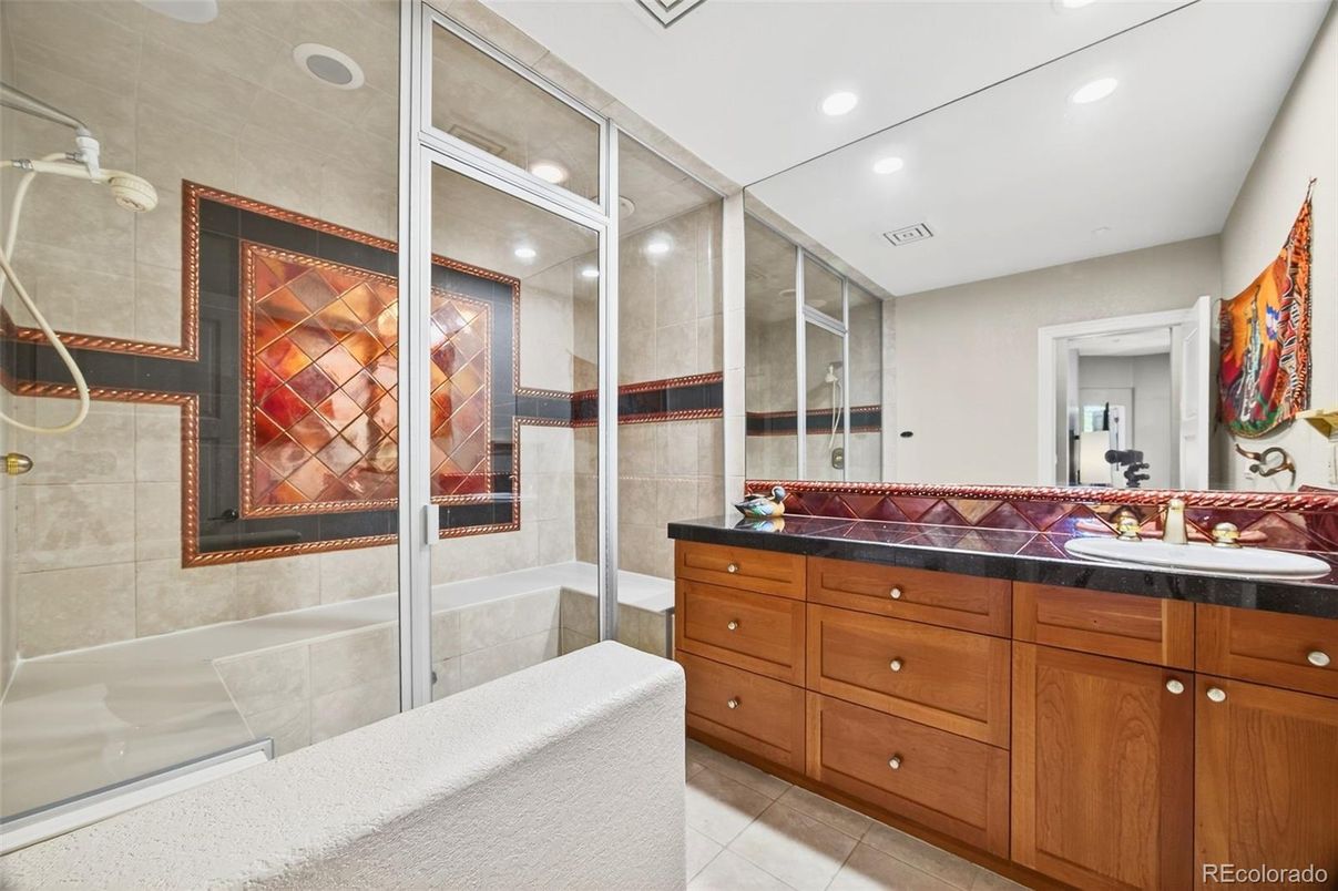 Bathroom, Dual Sink Vanities, Interior, Recessed Lighting
