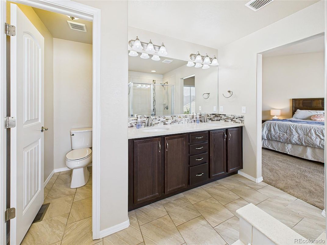 Bathroom, Bedroom, Dual Sink Vanities, Interior