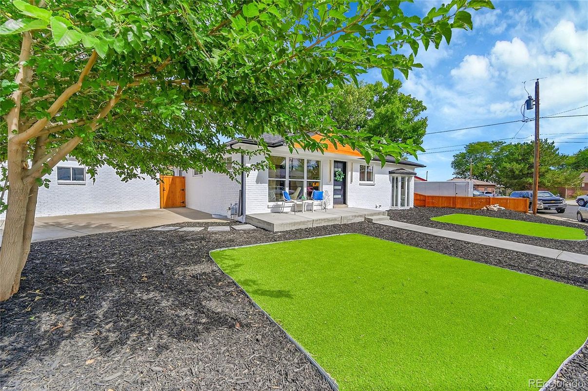 Backyard, Exterior