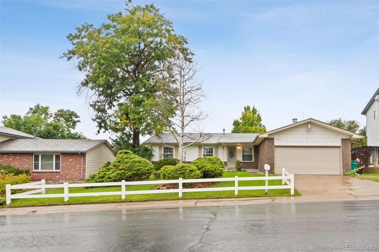 Attached, Exterior, Facade, Brick Facade, Ranch