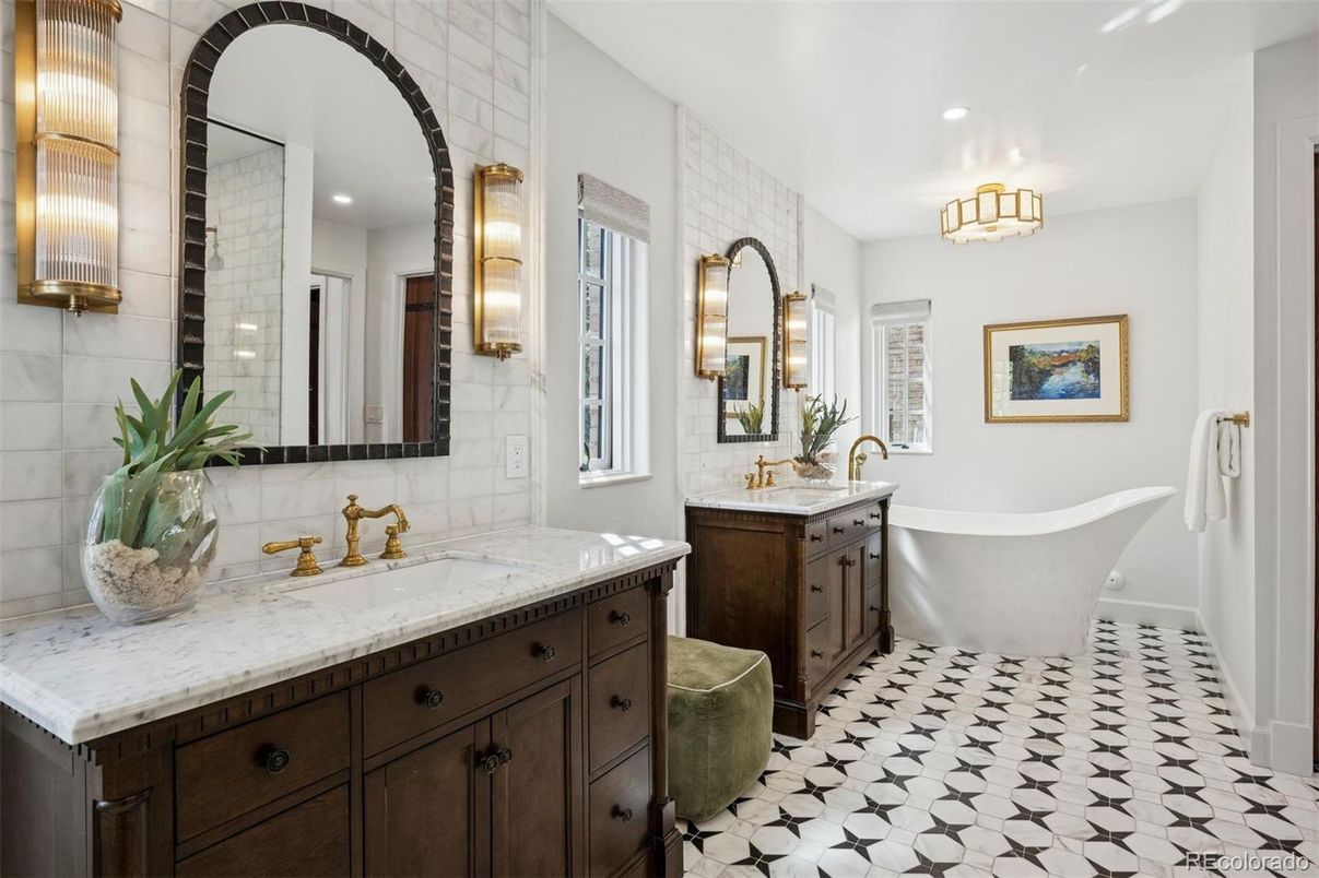 Bathroom, Dual Sink Vanities, Free Standing Baths, Interior, Recessed Lighting