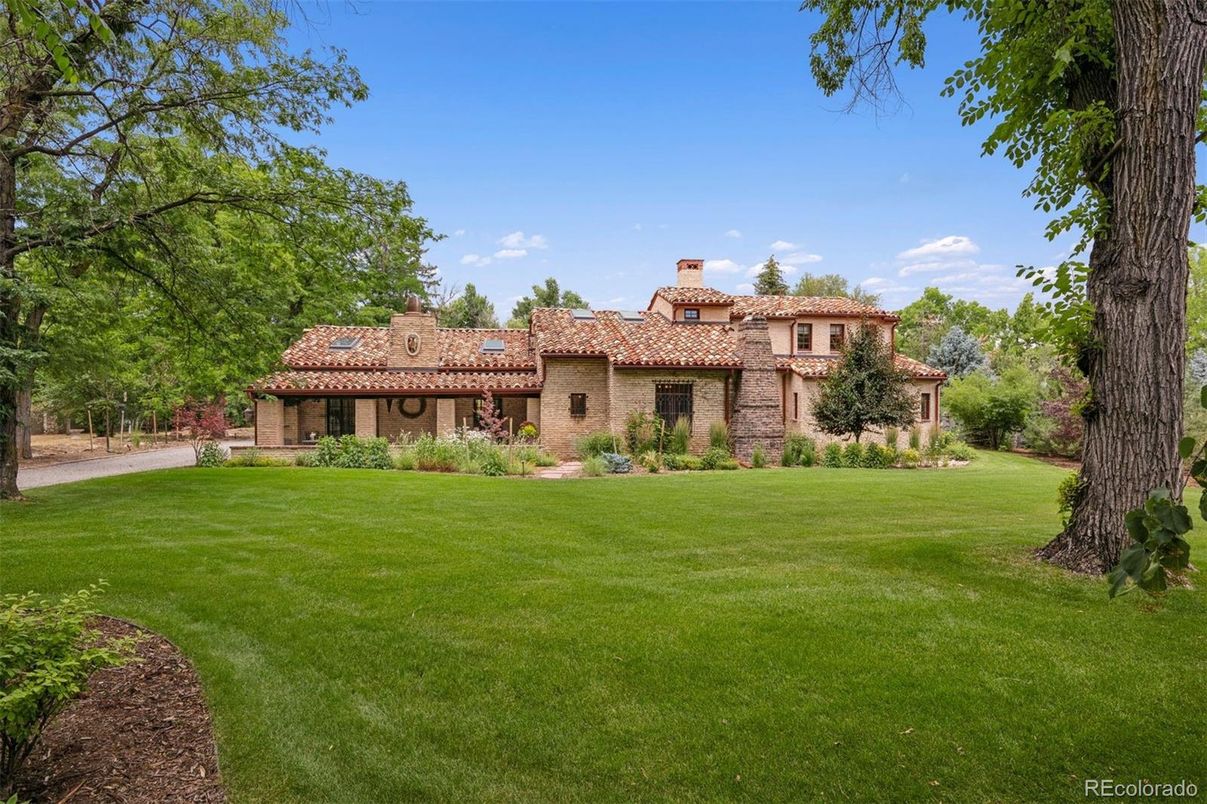 Backyard, Exterior, Facade, Mediterranean