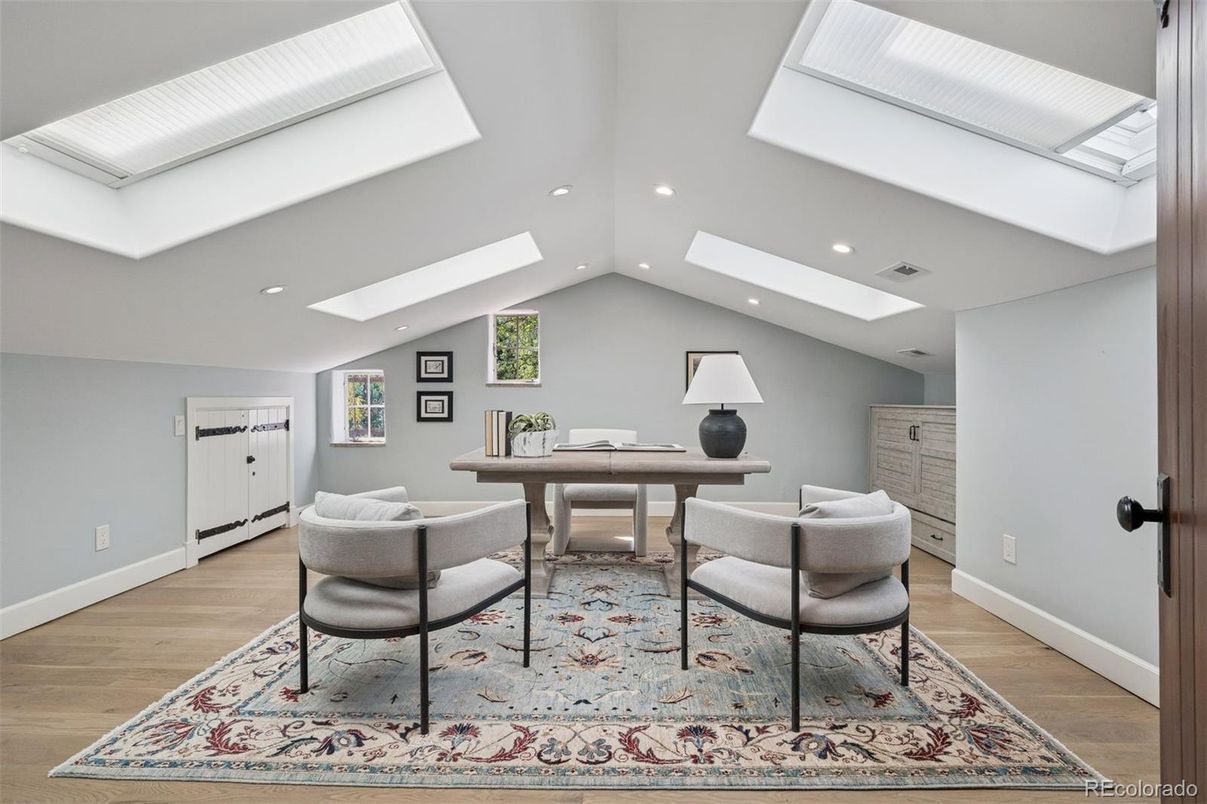 Home Office, Interior, Recessed Lighting, Wood Texture Flooring