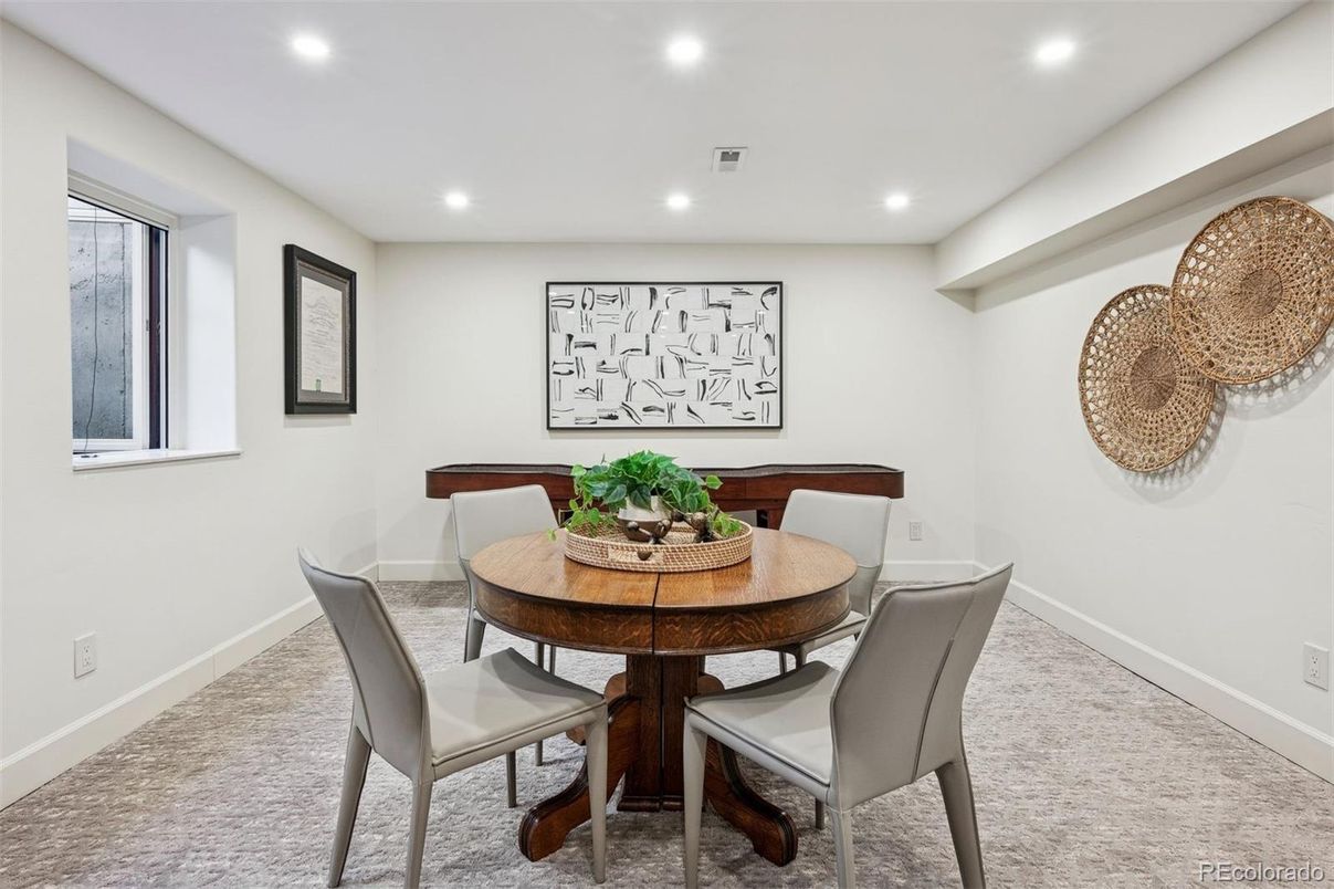 Dining room, Interior, Recessed Lighting