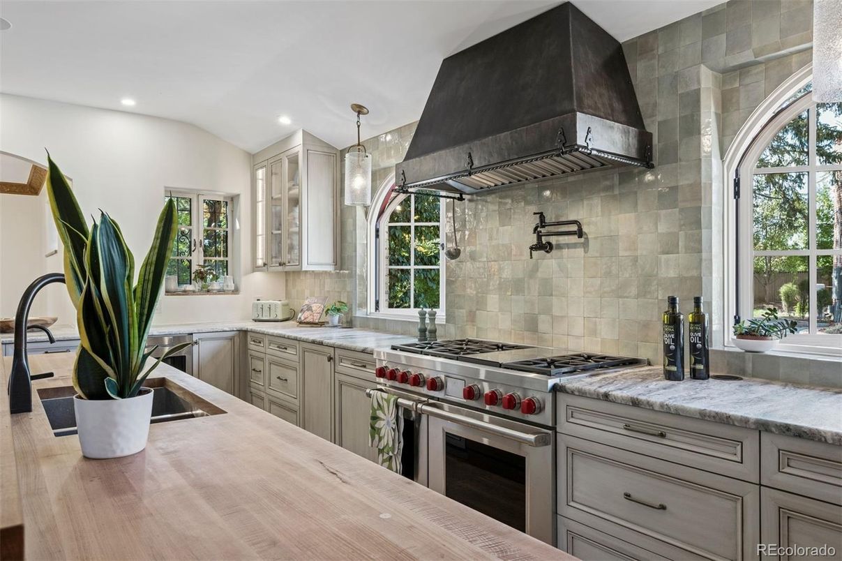 Interior, Kitchen, Pendant Lights, Recessed Lighting, Stainless Steel Appliances