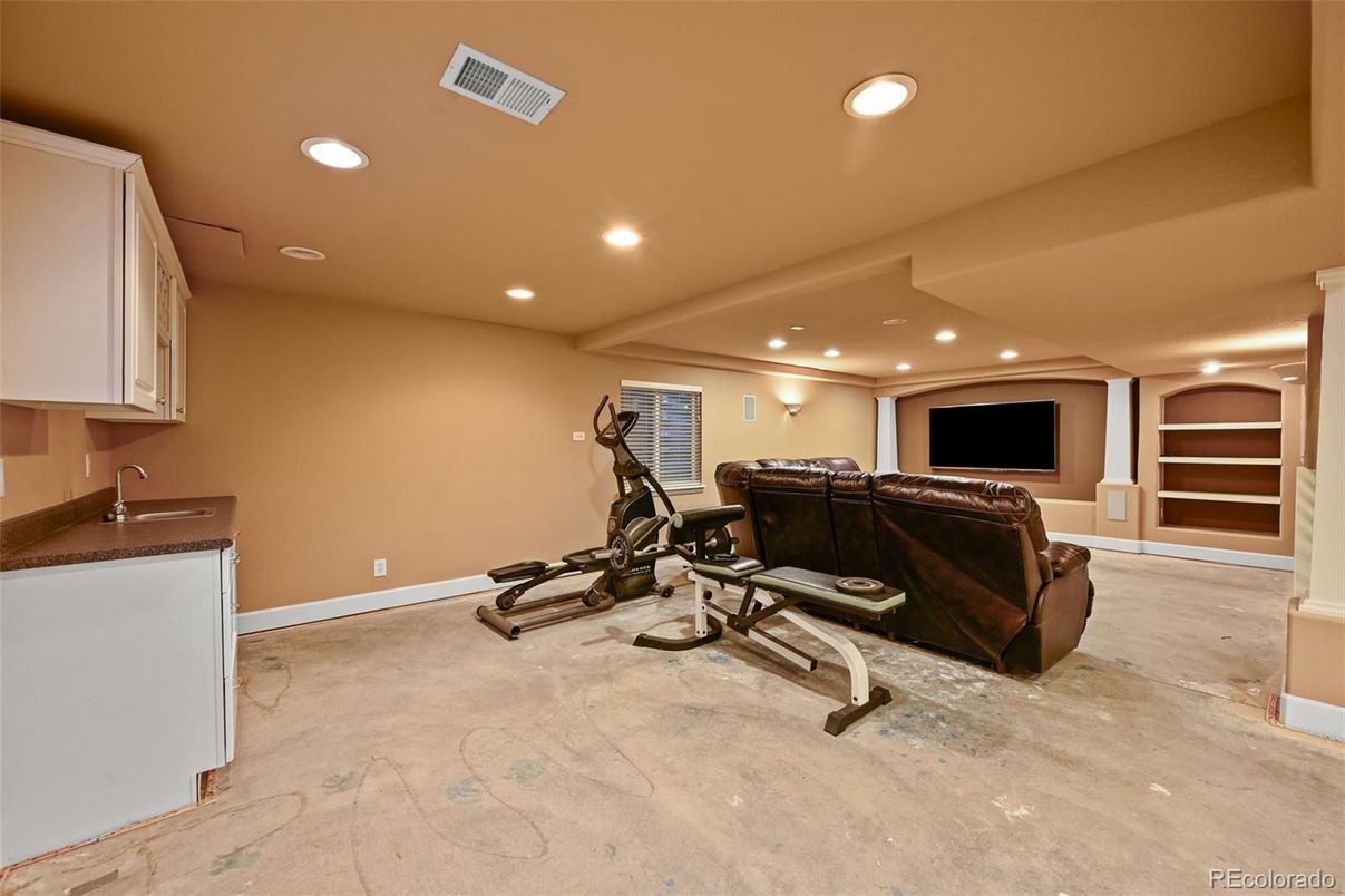 Fitness Equipment, Interior, Recessed Lighting