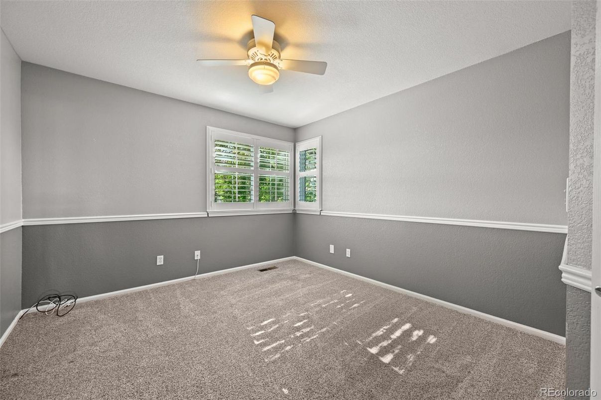Empty room, Interior