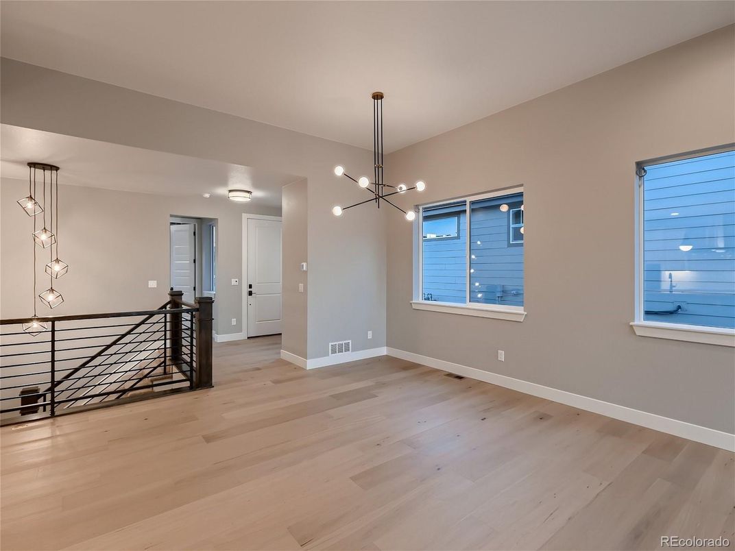 Empty room, Interior, Pendant Lights, Wood Texture Flooring