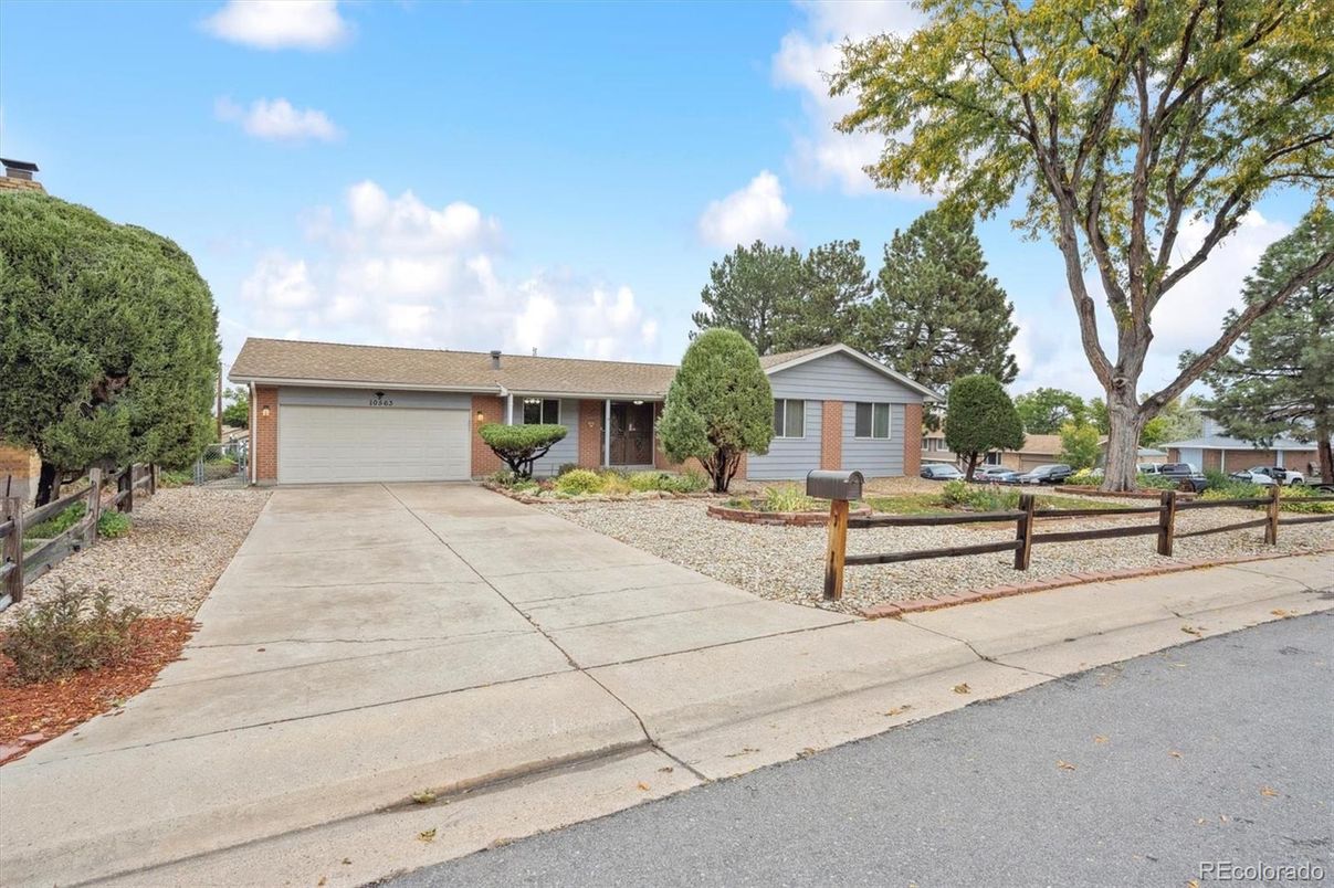 Attached, Exterior, Facade, Brick Facade, Ranch