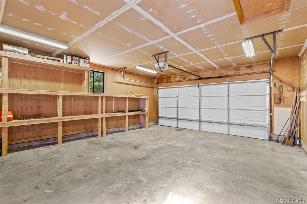 Garage, Interior